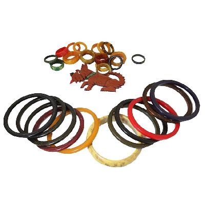 Anillos y pulseras de baquelita