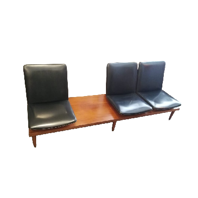 Banca de espera estilo Danés en madera de cedro rojo