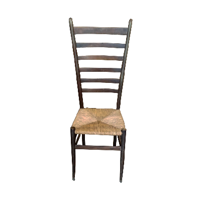 Otto Gerdau. Silla en madera de nogal con respaldo alto