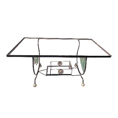 Mesa de centro en acero negro con motivos musicales