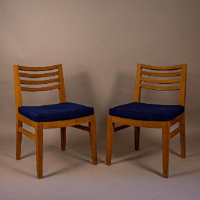 Holly Hunt. Par de sillas de comedor para exterior en madera de teca