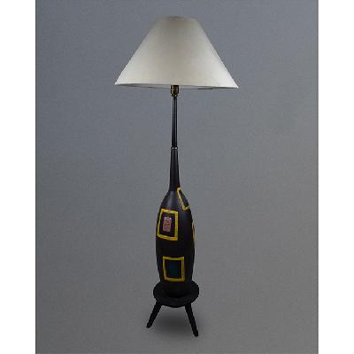 Lámpara de pie en cerámica café y madera