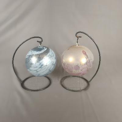 Juego de 4 esferas de vidrio soplado, acabado tornasolado