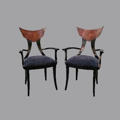 Pietro Costantini. Par de sillas en madera laqueada. (P/PAR) 